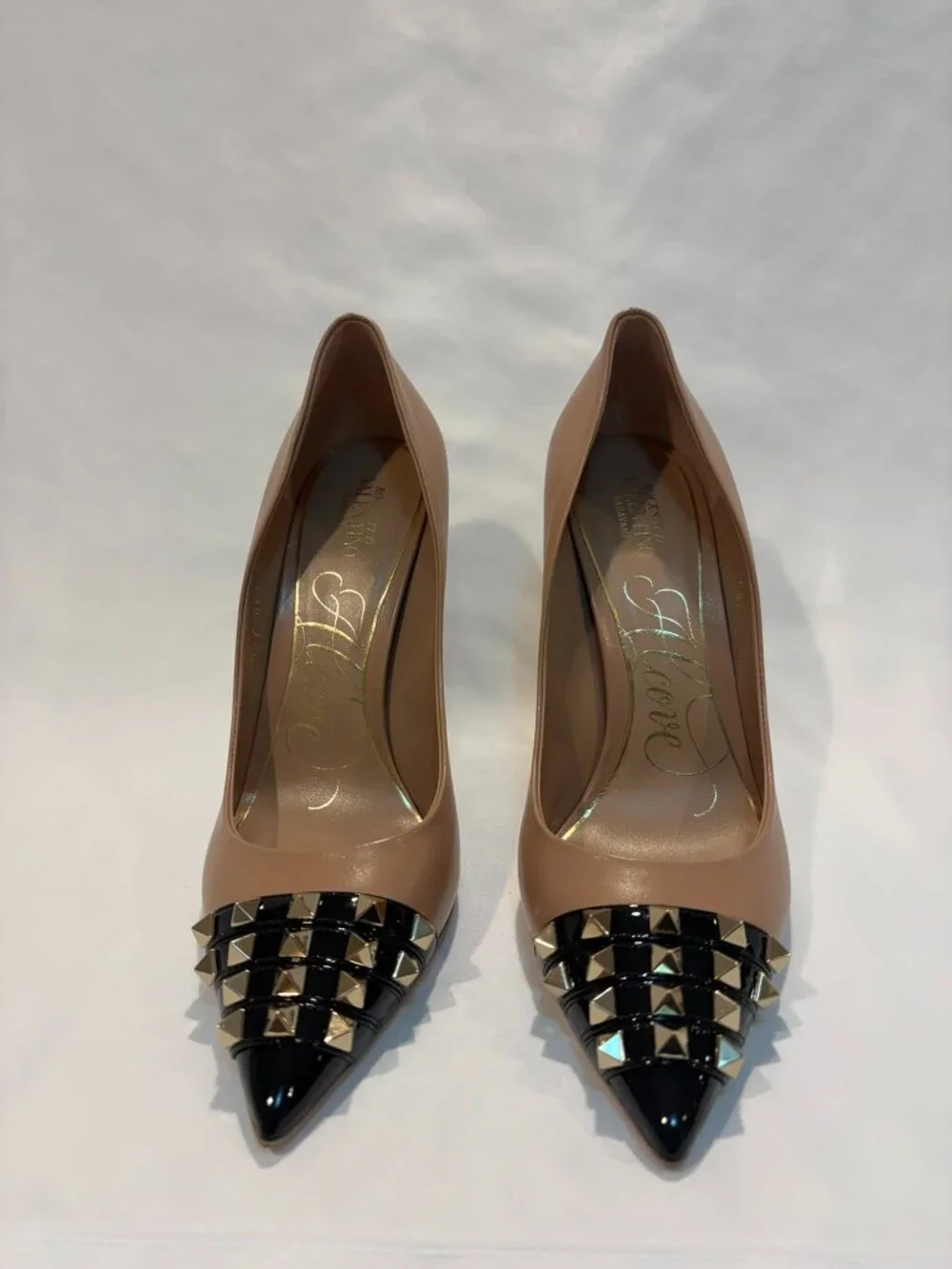 Valentino Garavani Rockstud Alcove Leather Pointed Toe Heels Beige/Black EU 38.5 - Picture 2 of 11